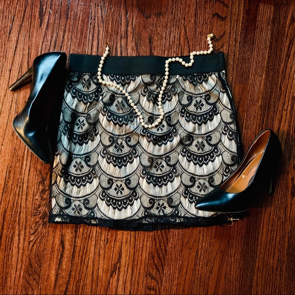 Black & Nude lace mini skirt